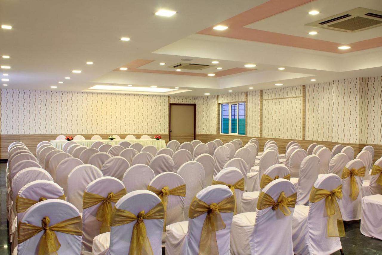 Hotel Crn Canary Bangalore Exterior photo