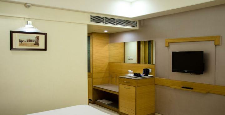 Hotel Crn Canary Bangalore Exterior photo